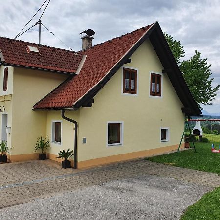 Charmantes Ferienhaus In Bester Lage Keutschach am See Exterior foto